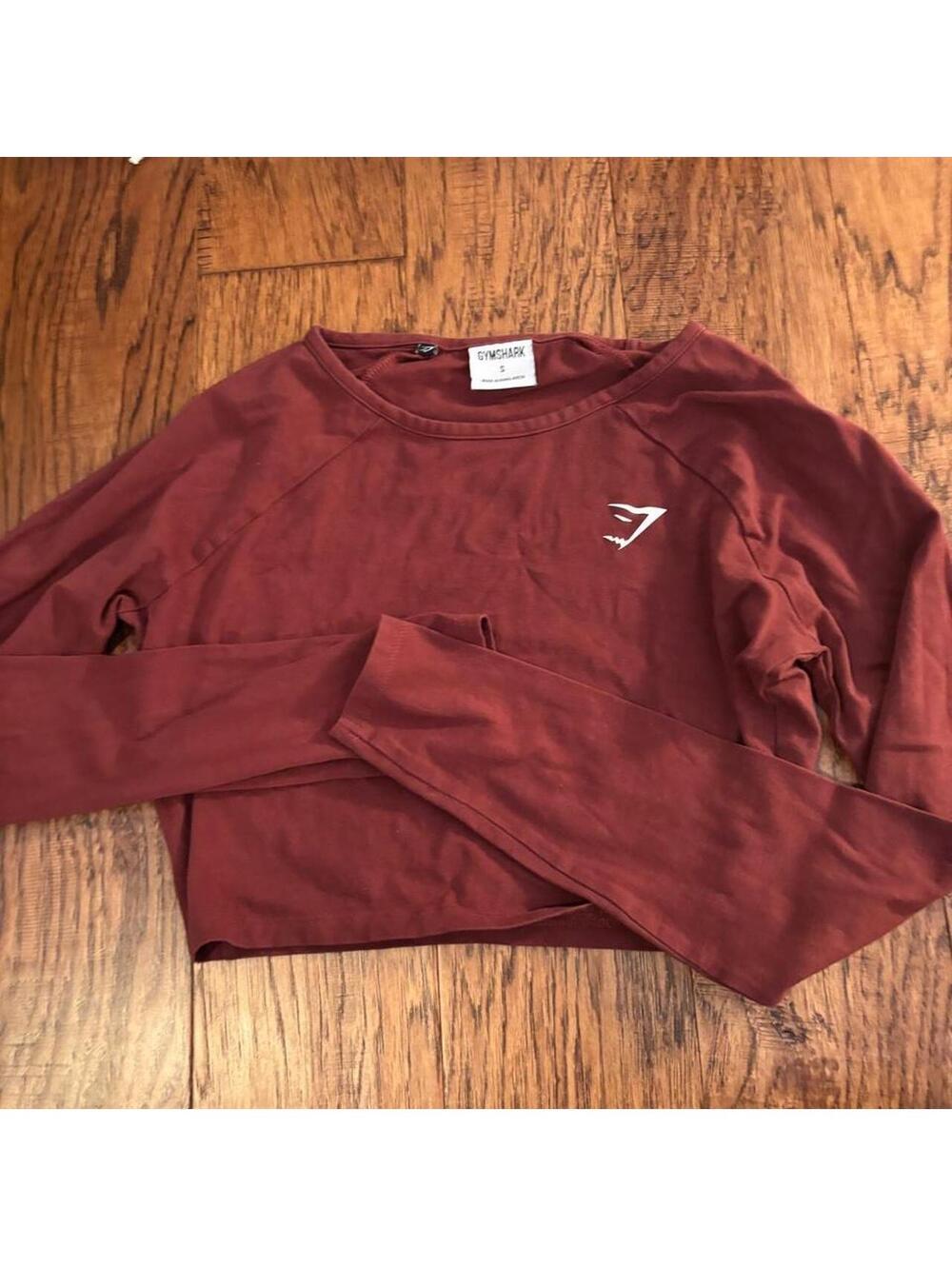 Gymshark Women's Burgundy Crop-top